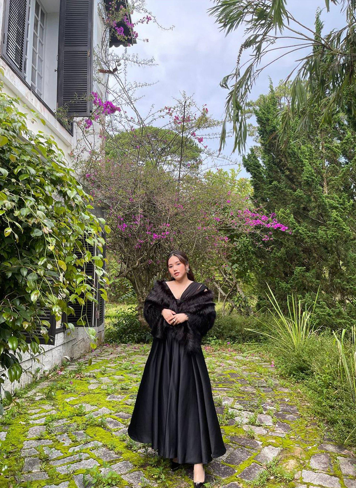 Ca sĩ Thuỳ Chi đi hát tại Đà Lạt thơ mộng.