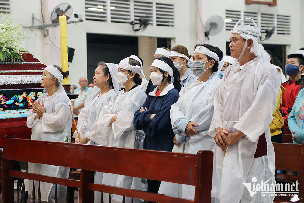 Đám tang lặng lẽ của nhạc sĩ Vinh Sử - Hình 16 Dam tang lang le cua nhac si Vinh Su-Hinh-16