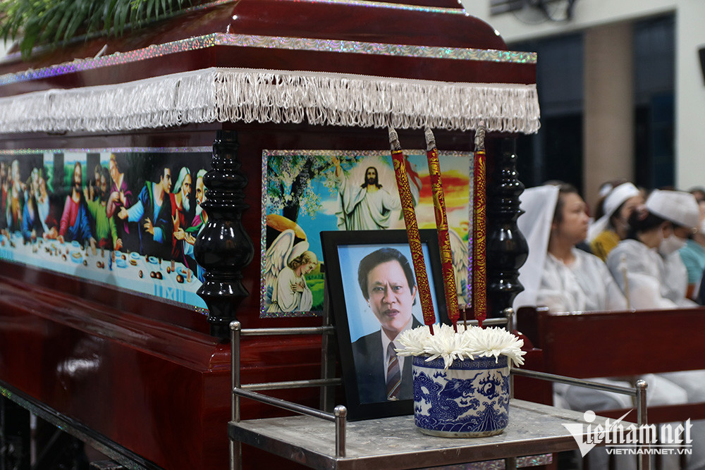 Đám tang lặng lẽ của nhạc sĩ Vinh Sử - Hình 15 Dam tang lang le cua nhac si Vinh Su-Hinh-15