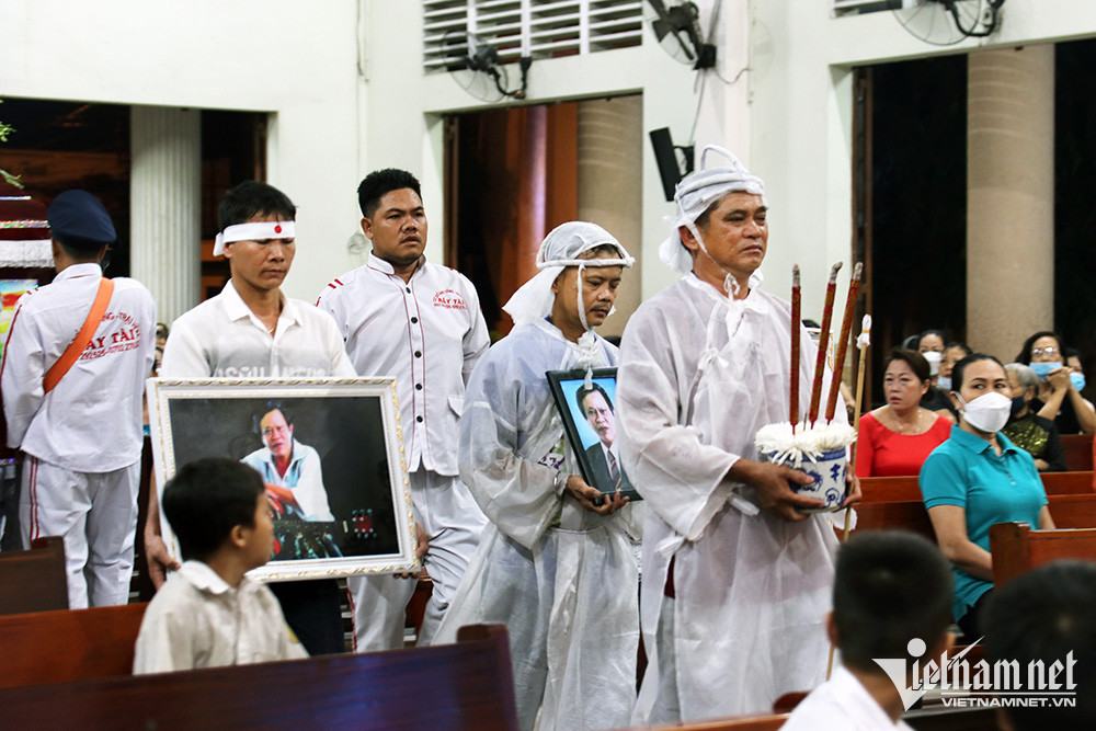 Đám tang lặng lẽ của nhạc sĩ Vinh Sử - Hình 14 Dam tang lang le cua nhac si Vinh Su-Hinh-14