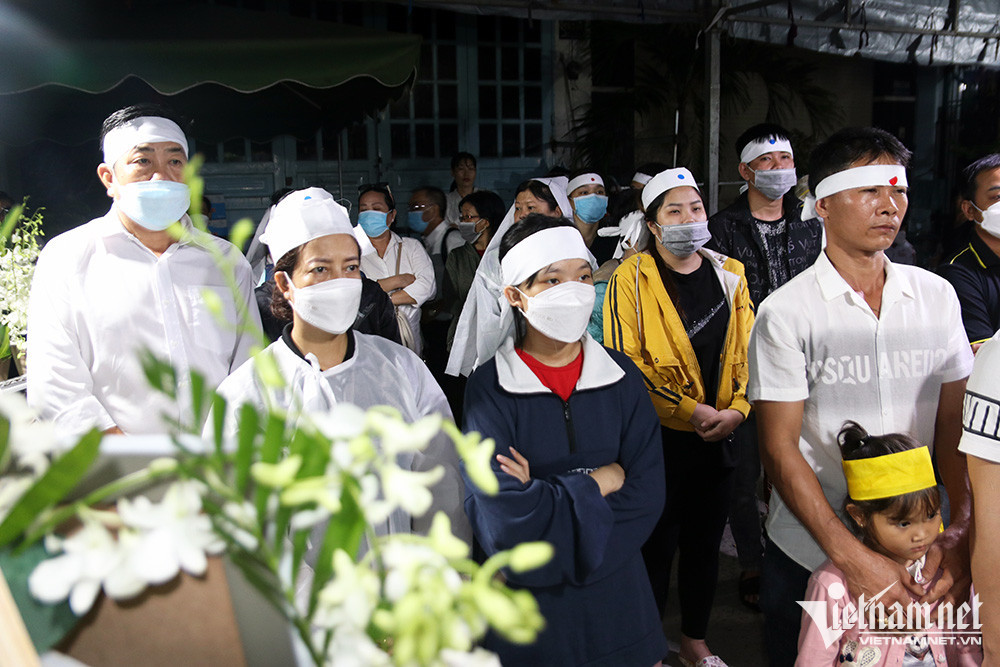 Đám tang lặng lẽ của nhạc sĩ Vinh Sử - Hình 4 Dam tang lang le cua nhac si Vinh Su-Hinh-4