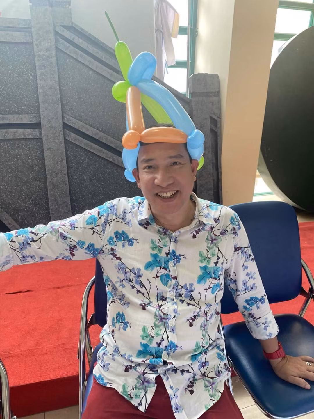 br/> Từ ngày chuyển về Nhà hát Kịch Hà Nội công tác, NSƯT Quang Thắng "chịu khó" xuất hiện trên trang cá nhân kèm những hình ảnh hài hước.