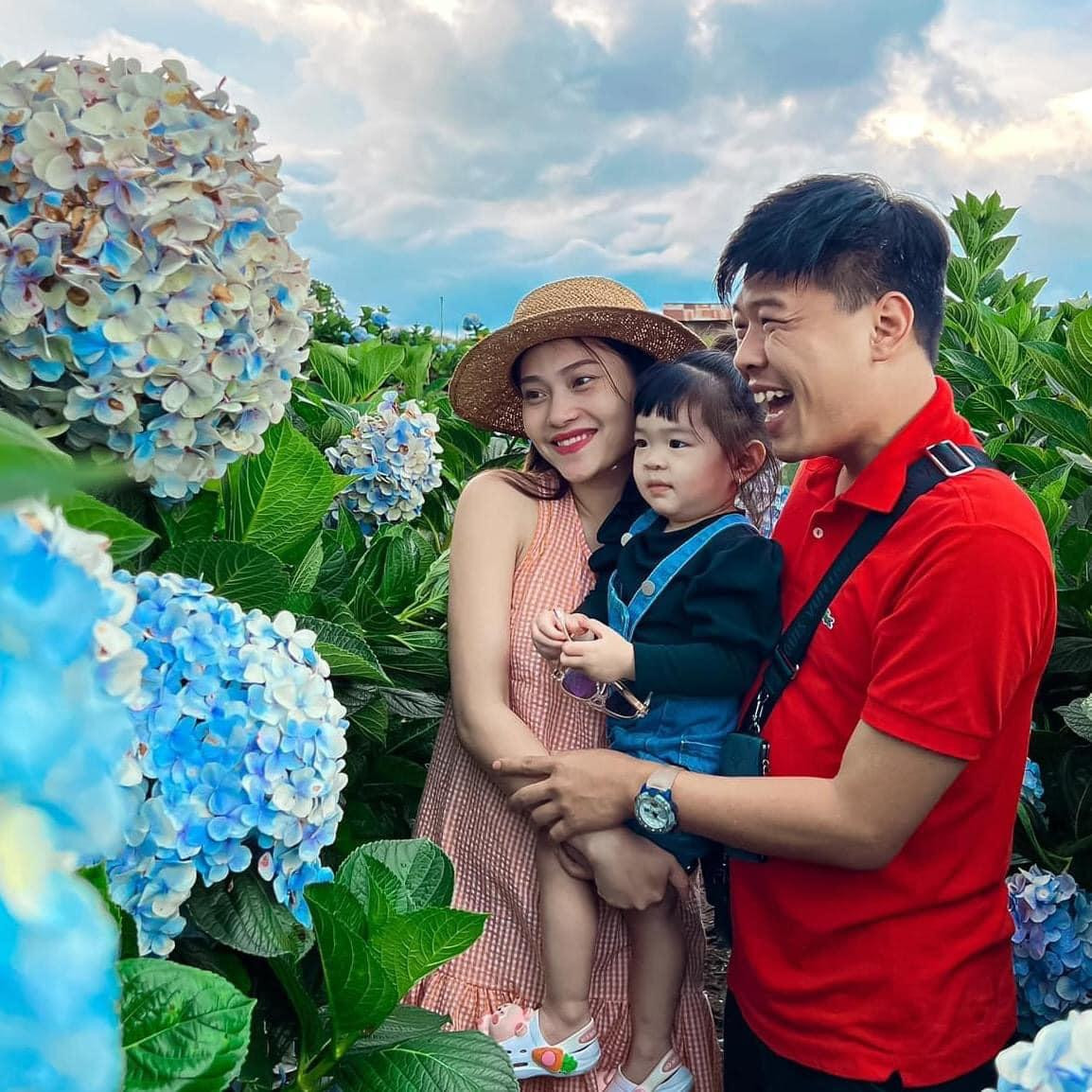 Sao Việt ngày 20/7: Trung ruồi hạnh phúc bên vợ con.