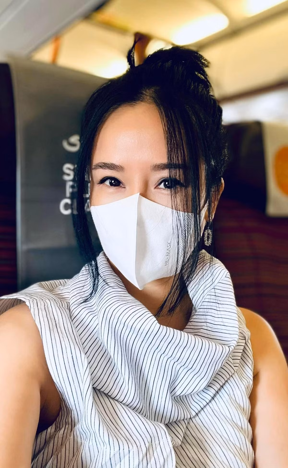 "Sôi nổi xong là rất cần yên tĩnh, để sau đó có thể… còn sôi nổi hơn", Hồng Nhung viết.