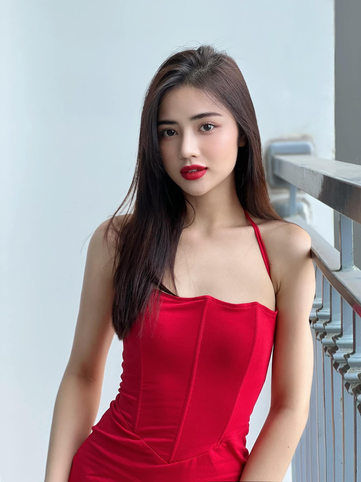 Thi sinh Hoa hau The gioi Viet Nam bi to danh ban la ai?-Hinh-2