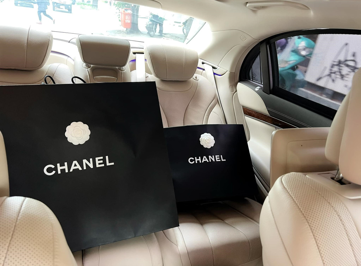 Trinh Kim Chi duoc chong dua di mua tui hieu mung sinh nhat-Hinh-4