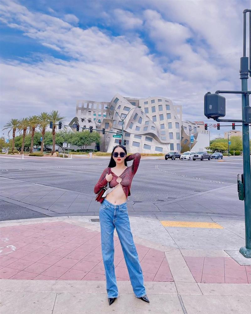 rình mix đồ thượng thừa của Hương Giang thì không phải bàn.