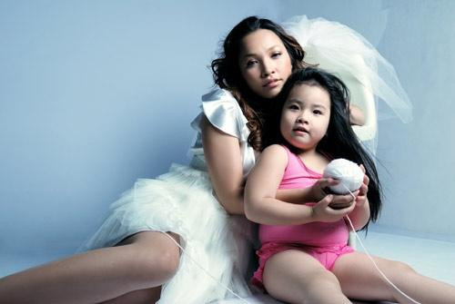 gay từ bé, Gia Bảo đã khá mũm mĩm và đáng yêu.