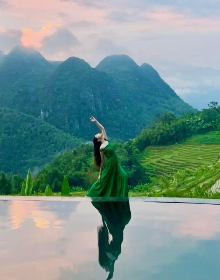 rải qua 2 lần sinh nở, con gái đều đã lớn song Dạ Thảo vẫn giữ vóc dáng đáng mơ ước.