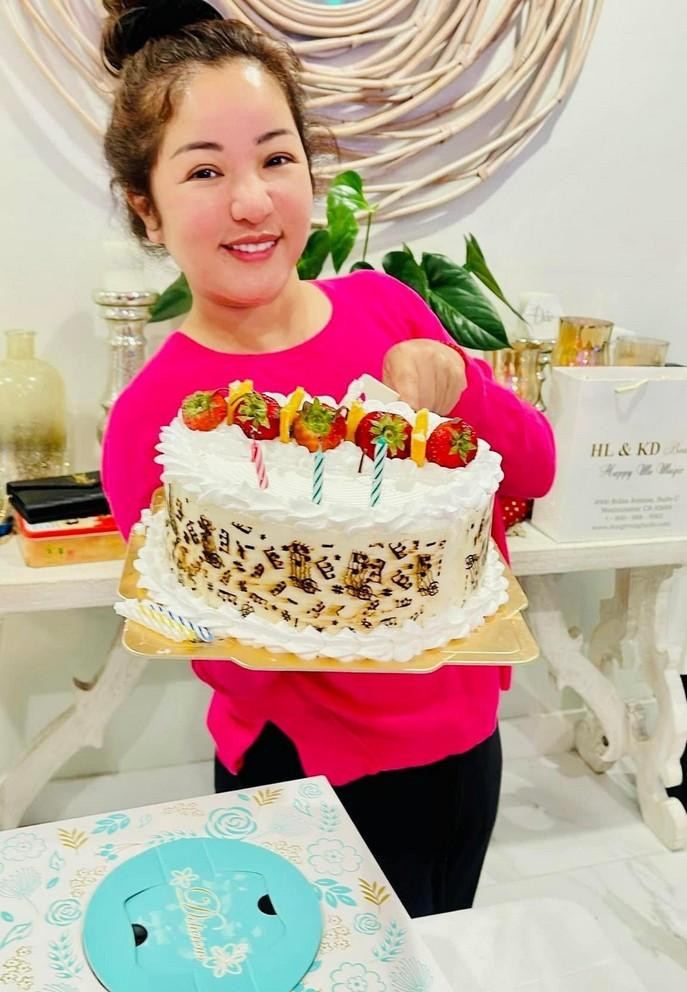 Hoa hậu Diễm Hương, nghệ sĩ Lê Giang nhan sắc khác lạ - Hình 13 Hoa hau Diem Huong, nghe si Le Giang nhan sac khac la-Hinh-13