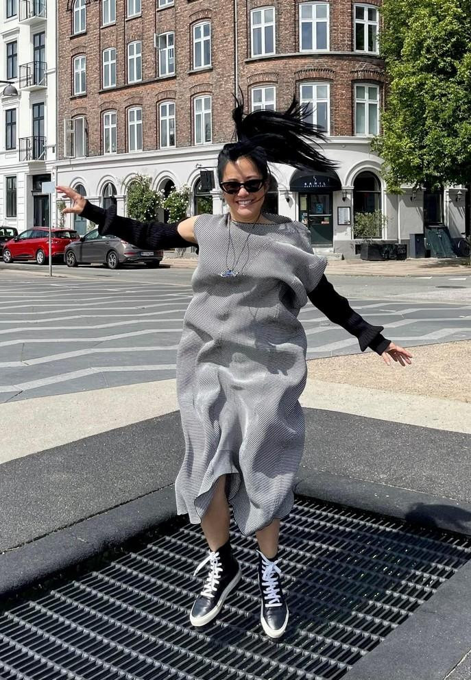 Hoa hậu Diễm Hương, nghệ sĩ Lê Giang nhan sắc khác lạ - Hình 7 Hoa hau Diem Huong, nghe si Le Giang nhan sac khac la-Hinh-7