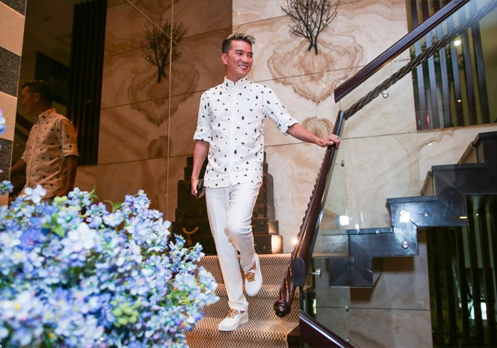 Dam Vinh Hung bao cong an vi ke la ban vo cua kinh nha-Hinh-3