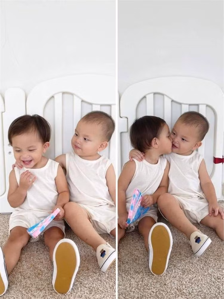 Mẫu quần áo đồng điệu tạo tinh thần gắn kết cho cặp song sinh nhà Hồ Ngọc Hà.