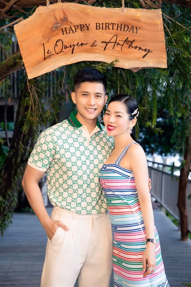 Theo tiết lộ từ Lệ Quyên, để giữ được ngoại hình gọn gàng, vòng eo nhỏ nhắn, ngoài luyện tập thể dục thì cô còn phải tuân thủ quy tắc không ăn nhiều tinh bột, chỉ ăn để đủ dinh dưỡng. Bạn gái Lâm Bảo Châu cũng duy trì việc nghỉ ngơi đủ, không để cho cơ thể mệt mỏi quá nhiều.