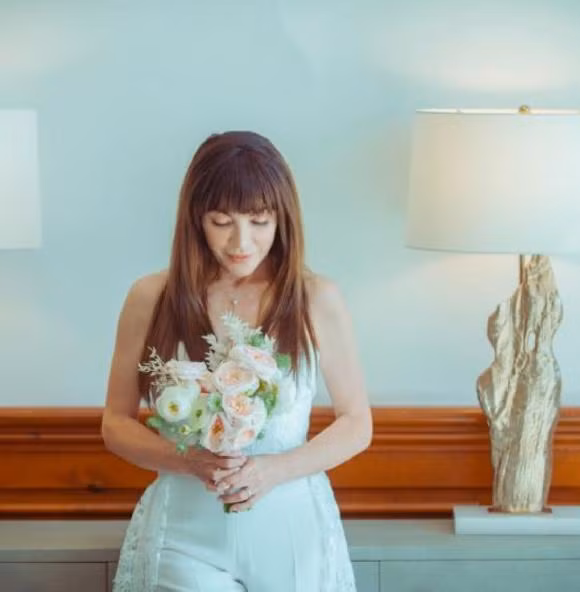 Thanh Hà bùng nổ nhan sắc khi diện váy cô dâu.