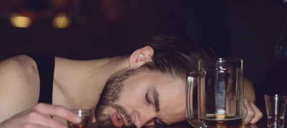 Nguoi hut thuoc la co 3 trieu chung nay, mau da “nhot nhu chao”-Hinh-7