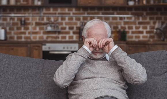 Nguoi hut thuoc la co 3 trieu chung nay, mau da “nhot nhu chao”-Hinh-5