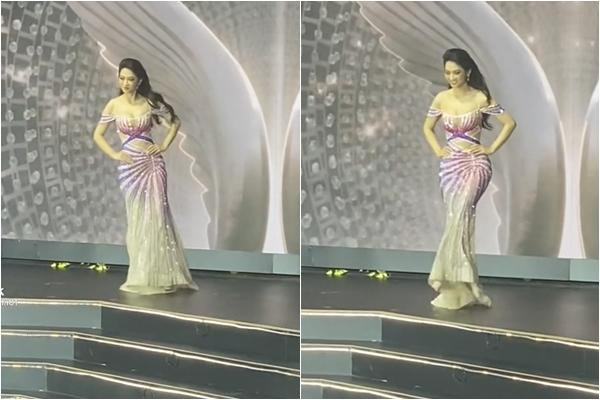 Catwalk chưa vững nhưng Lê Bống vẫn tự tin "tạo nét" bằng một cú xoay trên sân khấu. Tuy nhiên, người đẹp lại hơi "ô dề" khi mất đà và tí ngã ngửa ra sau. Sau đó, Lê Bống tiếp tục cho thấy sự lúng túng khi xử lí váy dạ hội dài quét đất. Mặc đầm ôm sát nhưng hot TikToker loạng choạng hất tà váy đang vướng vào chân một cách lộ liễu nhìn vô cùng thiếu chuyên nghiệp. Xem video, nhiều người tỏ ra bất ngờ vì phân cảnh này khi lên tivi gần như không được quay đến. Có lẽ Lê Bống nên bồi dưỡng thêm kĩ năng catwalk nếu muốn tiếp tục thử sức mình ở một cuộc thi Hoa hậu khác.