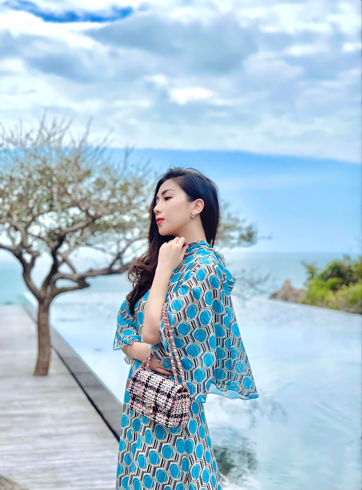 Cô từng đảm nhiệm vai Hải My đóng cùng Ngọc Quỳnh trong Hồ sơ cá sấu - bộ phim vừa giành giải Cánh diều vàng 2020 thể loại phim truyền hình.