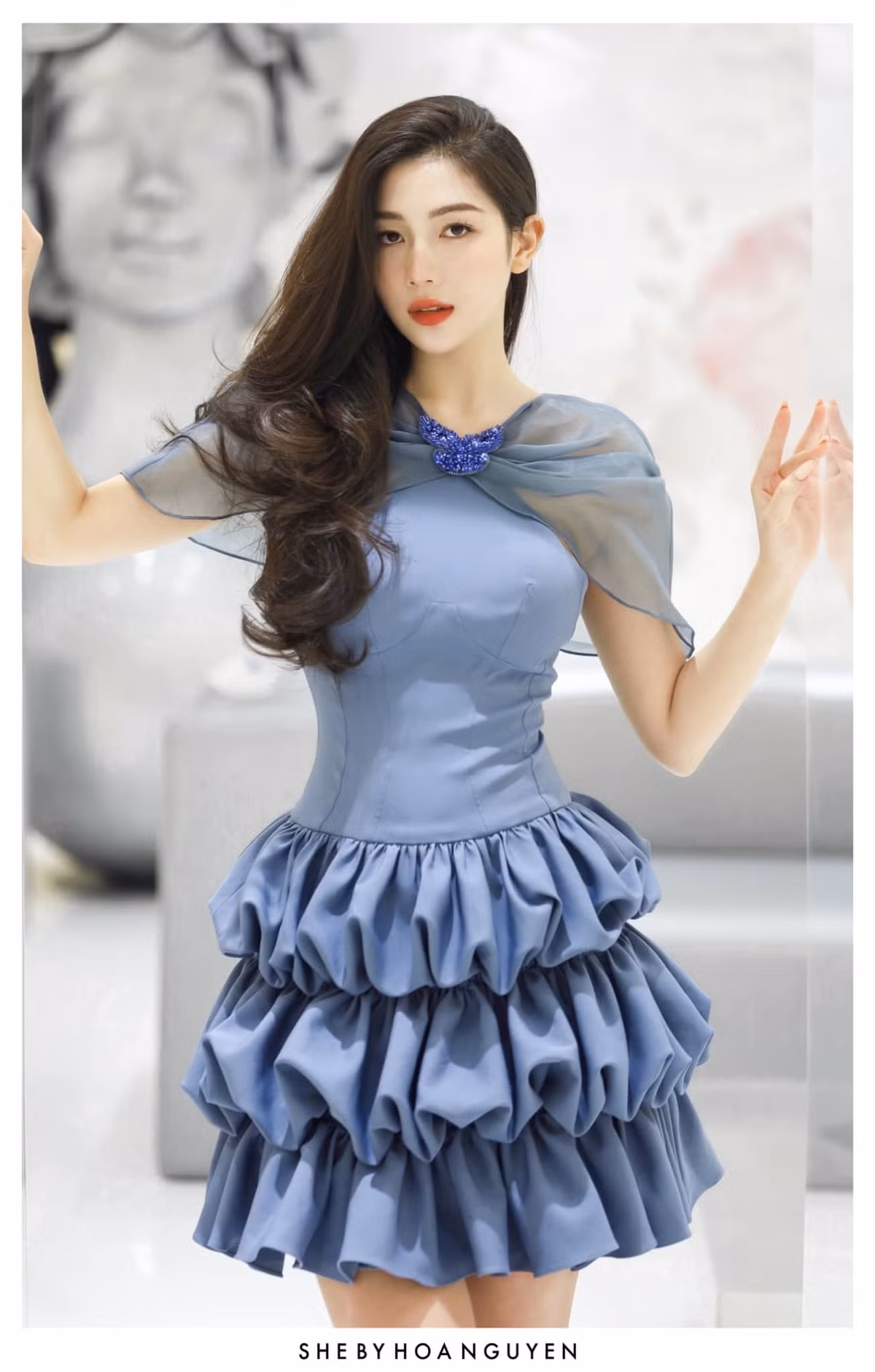 Dù chưa thực sự gây dấu ấn về diễn xuất nhưng Đào Thúy Hường lại sở hữu nhan sắc nổi bật, phong cách nữ tính hút mắt người nhìn.