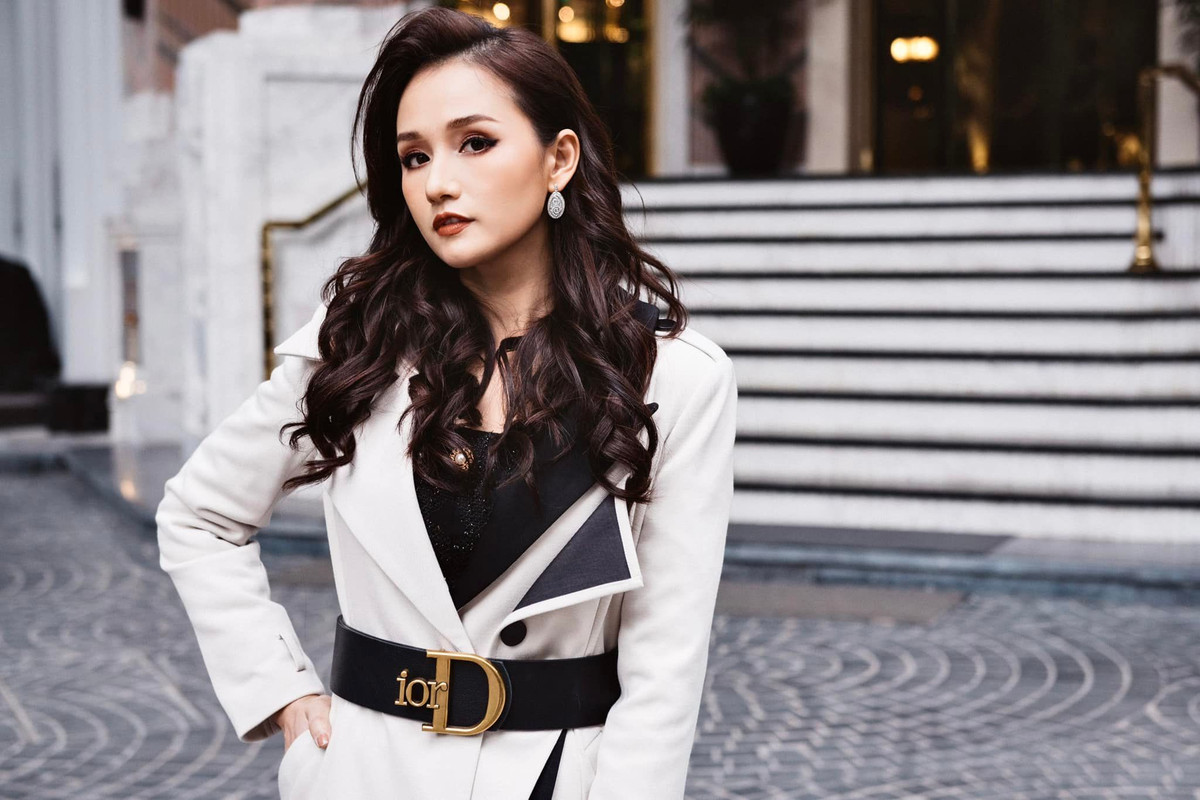 Lã Thanh Huyền đẹp sắc lạnh.