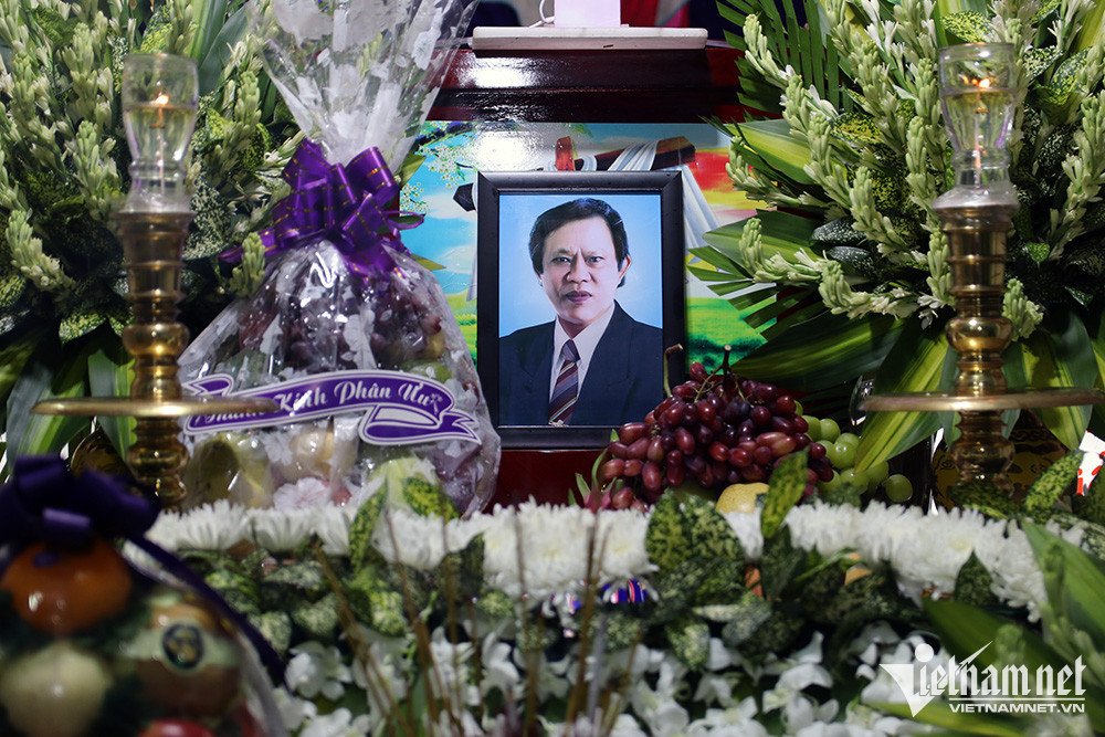 Sau 11 năm chống chọi với ung thư trực tràng, nhạc sĩ Vinh Sử qua đời sáng 10/9 tại bệnh viện Nhân dân Gia Định, thọ 79 tuổi.