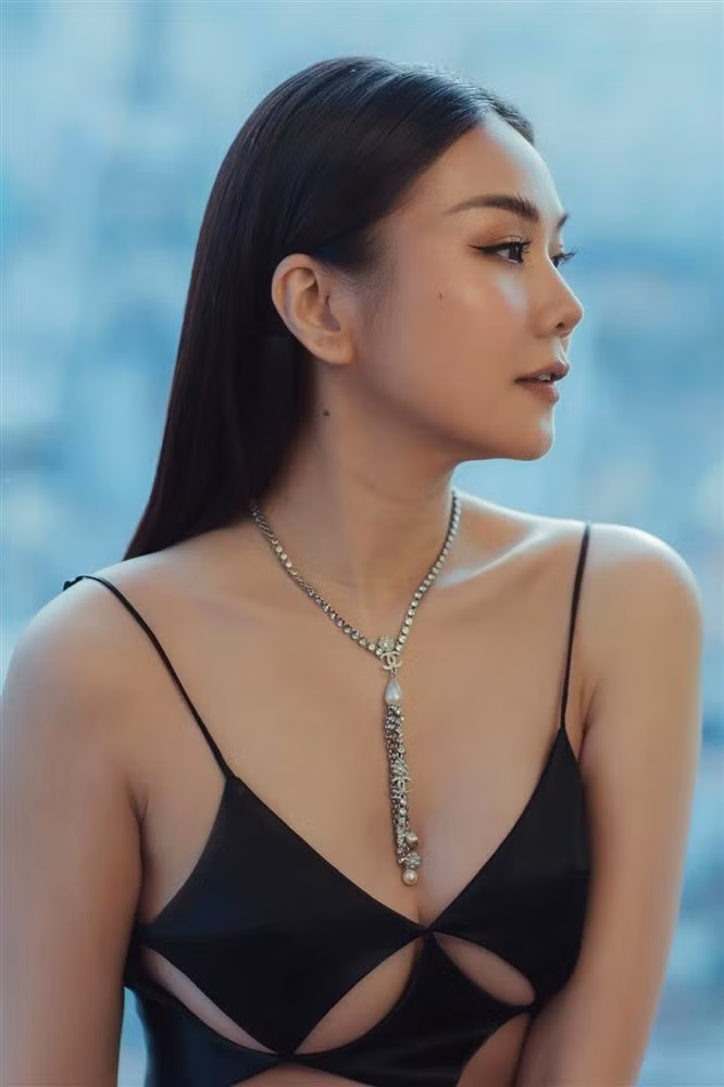 Dù đã cập kê đầu 4 nhưng Thanh Hằng vẫn giữ được hình thể tuyệt đẹp.