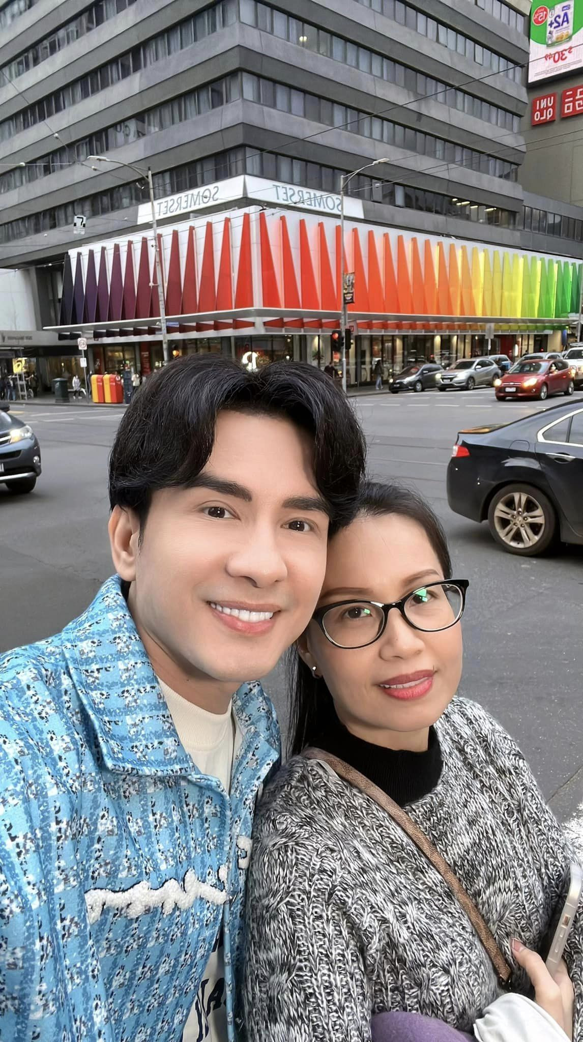 Đan Trường tình cảm bên Cẩm Ly, Vân Dung khoe eo thon tuổi 46 - Hình 7 Dan Truong tinh cam ben Cam Ly, Van Dung khoe eo thon tuoi 46-Hinh-7