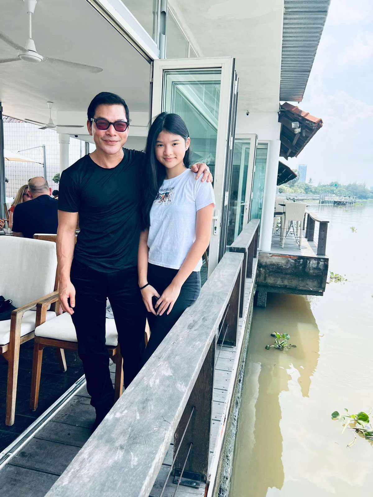 Trần Bảo Sơn và Trương Ngọc Ánh từng là cặp đôi đẹp trong showbiz. Tuy nhiên bất ngờ năm 2014 hai diễn viên tuyên bố ly hôn do "không còn tìm được tiếng nói chung trong cuộc sống". Dù chia tay nhưng cặp đôi cư xử văn minh, luôn dành những lời tốt đẹp cho nửa kia và thường xuyên liên lạc, gặp gỡ vì con gái chung Bảo Tiên.