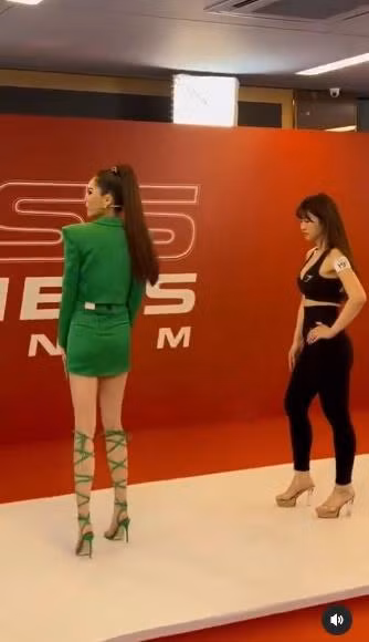 Trong clip thị phạm catwalk cho thí sinh Lê Bống, Kỳ Duyên lộ rõ vóc dáng thẳng đuồn đuột trong chiếc chân váy ngắn, trông kém hấp dẫn hơn hẳn trước.