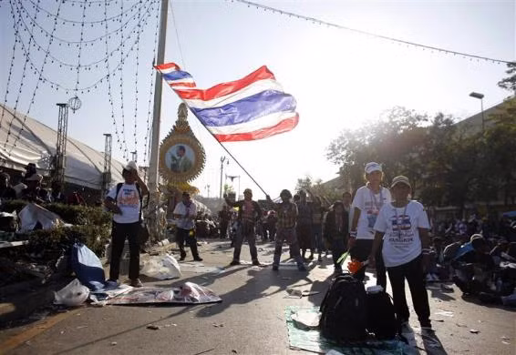 Kế hoạch đóng cửa chống chính phủ Thái Lan đã diễn ra sớm hơn so với dự tính ban đầu. Từ 16h ngày 12/1, người biểu tình bắt đầu thực hiện kế hoạch.