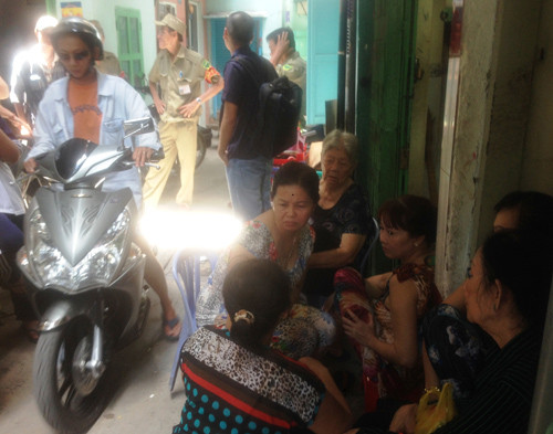 Người dân hẻm TK53 bàng hoàng với vụ án mạng hết sức kinh hoàng.