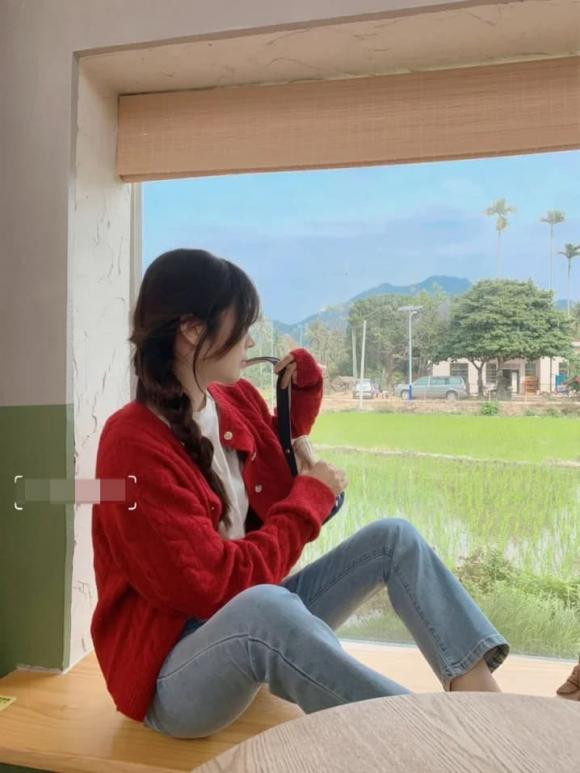 Thiên Bình (23/9 - 22/20): táo đỏ, xanh da trời, bông lúa vàng. Năm 2024 là một năm mới đối với Thiên Bình. Các mối quan hệ quan trọng có xu hướng thay đổi, điều đó cũng có nghĩa là có nhiều cơ hội hơn đang chờ đợi bạn. Thiên Bình rất thích hợp với những gam màu mang hương vị mùa thu, vì vậy bạn cũng nên mang vận may của mình. Màu sắc mang lại phước lành cho cuộc sống của bạn!