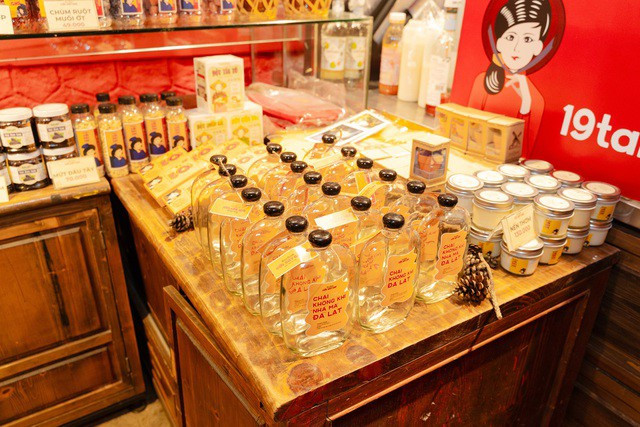 Ban khong khi Da Lat trong chai thuy tinh- y tuong kinh doanh doc dao-Hinh-6