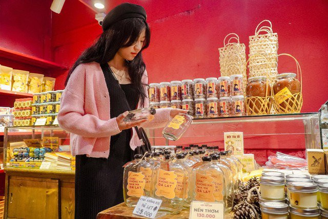 Ban khong khi Da Lat trong chai thuy tinh- y tuong kinh doanh doc dao-Hinh-4