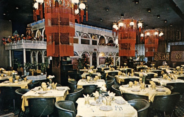 Nhà hàng China Peace ở số 200 phố Tây 44, cạnh Sân khấu Broadway, khu Manhattan.