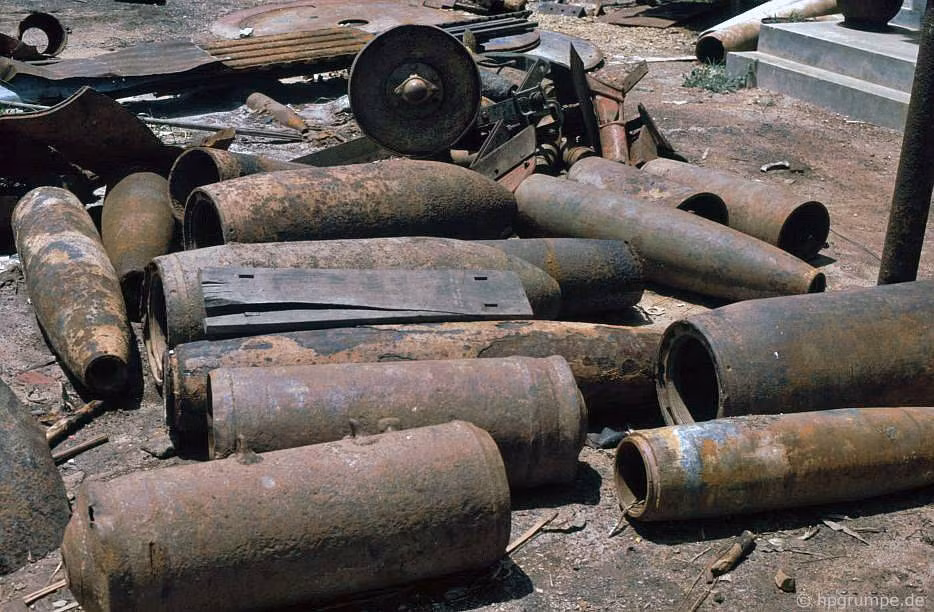 Hai thập niên sau khi cuộc chiến kết thúc, việc thu gom, buôn bán và tái chế phế liệu chiến tranh đã trở thành nghề mưu sinh của nhiều người dân ở Quảng Trị.