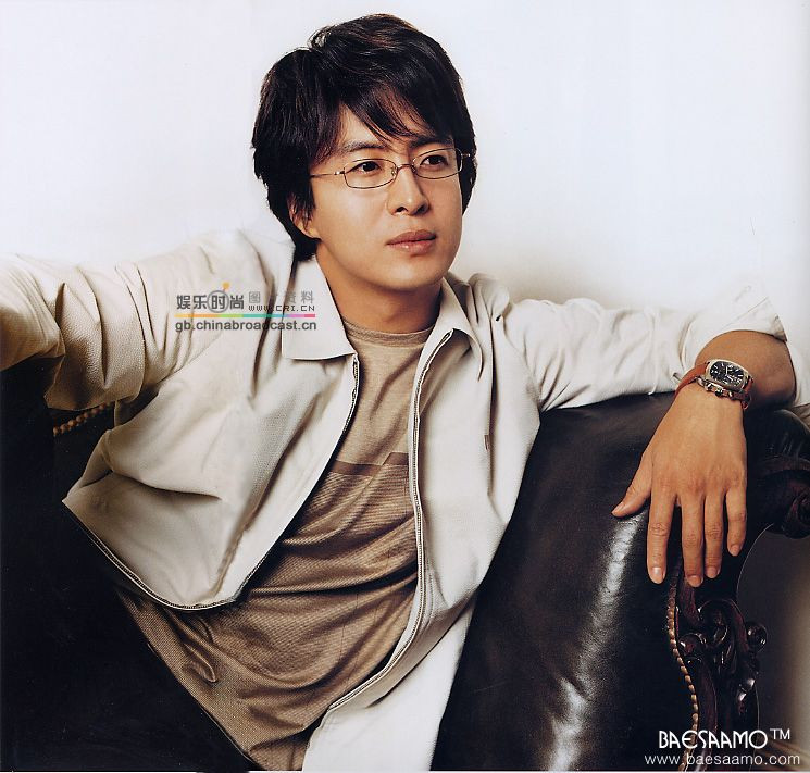 Gần đây, một số nhân vật có tiếng của làng giải trí Hàn Quốc bị cáo buộc là tín đồ của giáo phái Cứu rỗi, trong đó có nam tài tử Bae Yong Joon, khi loạt ảnh anh này tham gia buổi truyền đạo kéo dài 7 ngày bị phanh phui.