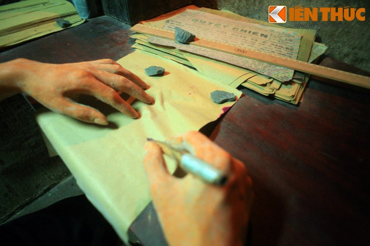 Từ khi hầm được hoàn thành, những hội viên nòng cốt luôn túc trực dưới hầm nhằm theo dõi tin tức thu từ đài phát thanh Hà Nội để biên tập lại, sau đó cho in ronéo thành truyền đơn tung ra khắp nơi hoặc sao chép tài liệu học tập nhằm phổ biến trong nội bộ.