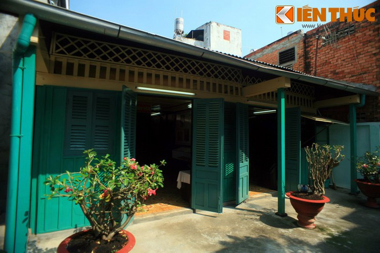 3. Nằm ở số 122/351 đường Ngô Gia Tự, phường 8, quận 10, TP HCM, "Hầm B" hay Cơ sở in ấn của Hội ủng hộ vệ quốc đoàn năm 1954 là một di tích lịch sử cách mạng quan trọng ở Sài Gòn. Đây cũng là căn hầm bí mật được đánh giá là quy mô nhất trong nội thành Sài Gòn thời chiến.