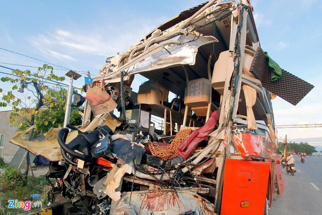 Xe khach Phuong Trang tang toc 63 km/h khi xay ra tai nan