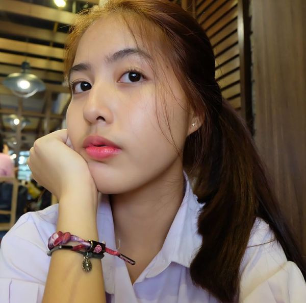 Bạn gái Patcharapol có tên Phisatsin.