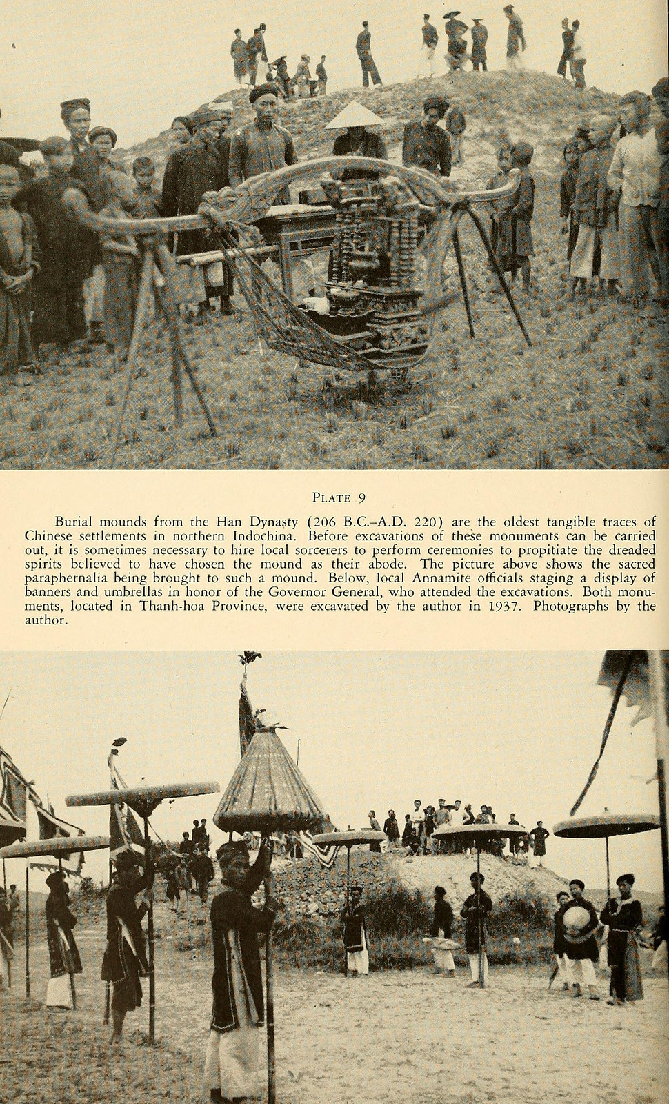 Ảnh trên: Thầy cúng làm lễ tại một khu mộ Hán trước khi các nhà khảo cổ tiến hành khai quật ở Thanh Hóa. Ảnh dưới: Dân địa phương trưng ô lọng chào đón quan Toàn quyền đến thăm một địa điểm khảo cổ cũng ở Thanh Hóa.