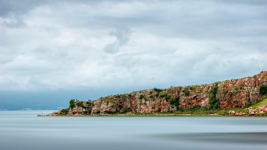 Vì sao thành phố cổ này lại nằm dưới lòng hồ? Một số chuyên gia cho rằng nó đã bị nhấn chìm sau một trận động đất.