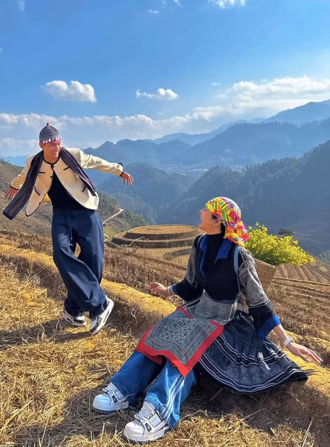 Diep Lam Anh di du xuan cung ban trai kem 11 tuoi