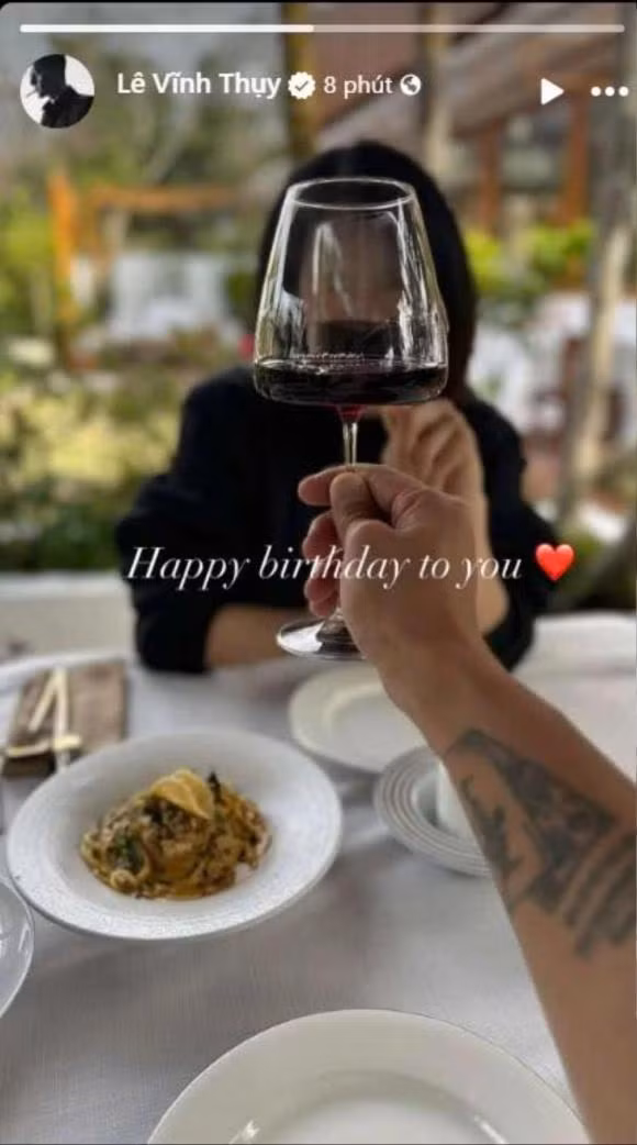 Vĩnh Thụy hiếm hoi khoe vợ tiểu thư ảnh 1 Vĩnh Thụy hiếm hoi khoe vợ tiểu thư ảnh 1