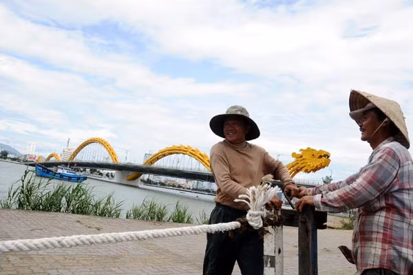 Tuy nhiên sáng 19/9, các tỉnh miền Trung trời quang mây tạnh và bão không đổ bộ như dự báo (ảnh chụp tại TP.Đà Nẵng sáng 19/9).