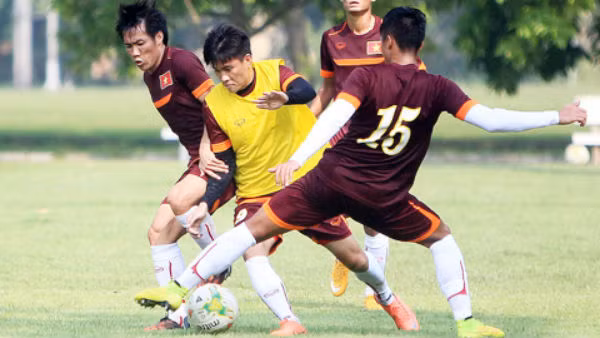 Đội tuyển Việt Nam được VFF nhờ Cục Cảnh sát hình sự Bộ Công an C45 theo sát tại AFF Cup 2014. Ảnh: TTVN.