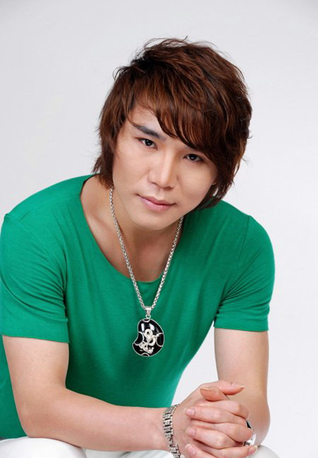 Sau đó, nam ca sĩ này đã phân trần về hành động của mình rằng theo anh, con người phải có lúc này lúc khác và không ai có thể thề rằng từ nhỏ đến lớn chưa từng nói bậy, chửi tục. Châu Việt Cường cho rằng sự việc này nằm ngoài mong muốn và chuyện hành động như vậy chẳng qua là do bị "động chạm đến danh dự và sĩ diện".