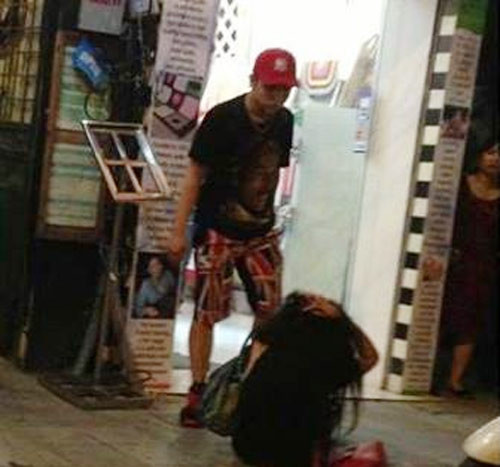 Vụ việc tạo nên bão dư luận, sau đó còn trở thành một đề tài nóng trong các clip hài, sản phẩm trên mạng.